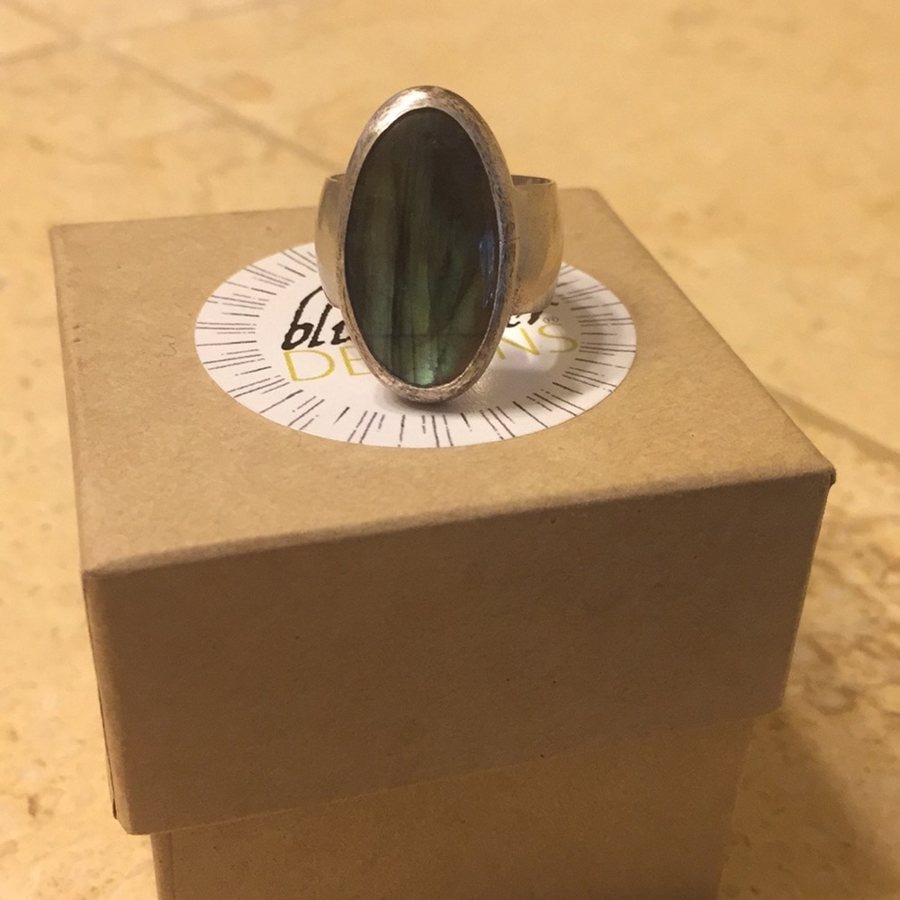 Sterling Silver Labradorite Ring.
